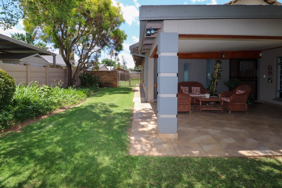 4 Bedroom Property for Sale in Flamwood North West